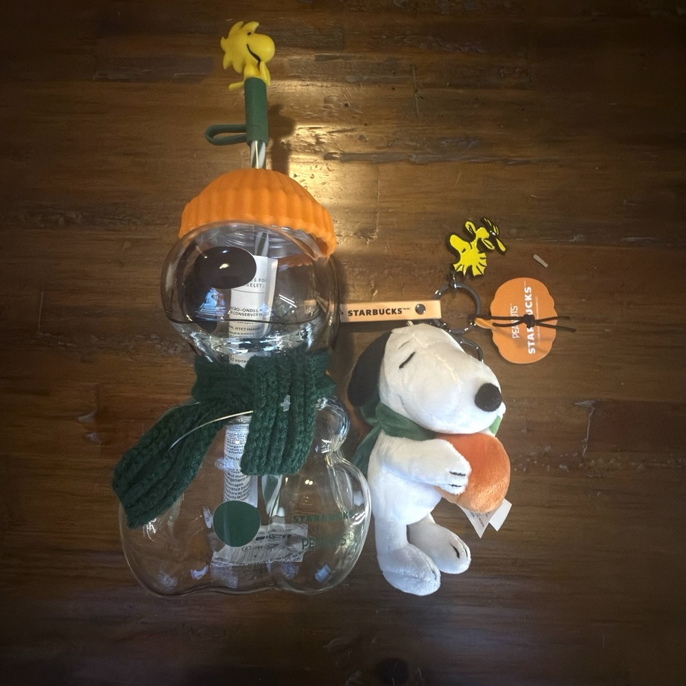 Starbucks Peanuts Snoopy Glass Cold Cup Bag Charm Lot of 2 Great Pumpkin 2026